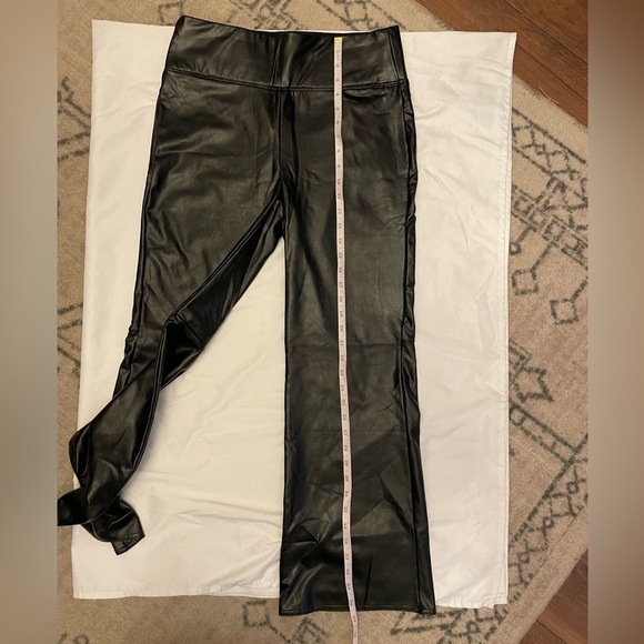 Vince Camuto size medium black faux leather flared leg strech pants - Picture 10 of 13